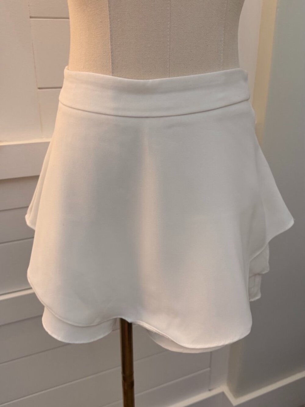 DO+BE White Ruffle Skort High Waist Size S
